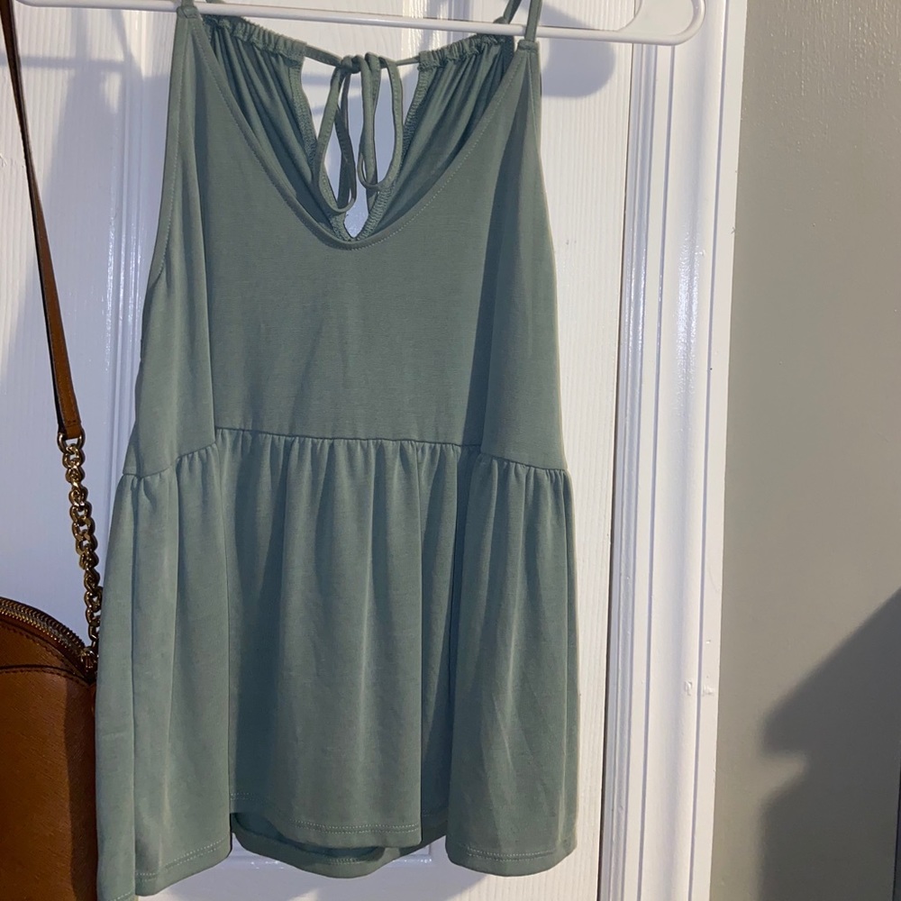Cute turquoise top